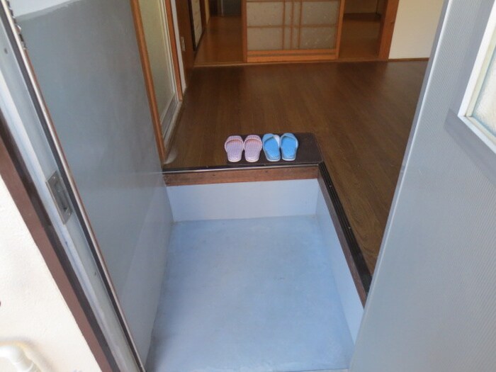 物件内観写真18　(玄関)