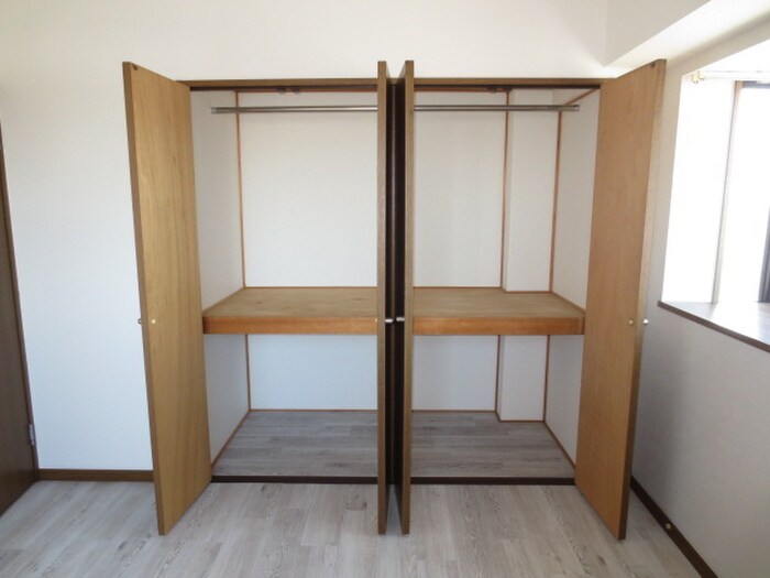 物件内観写真12　(収納)