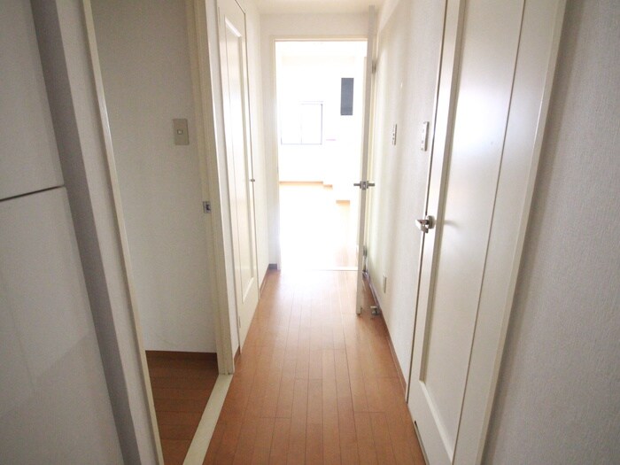 物件内観写真16　(廊下)