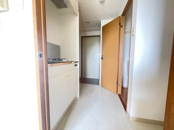 物件内観写真11　(廊下)