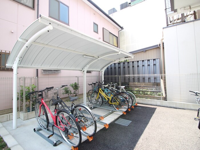 物件外観写真4　(駐輪場)