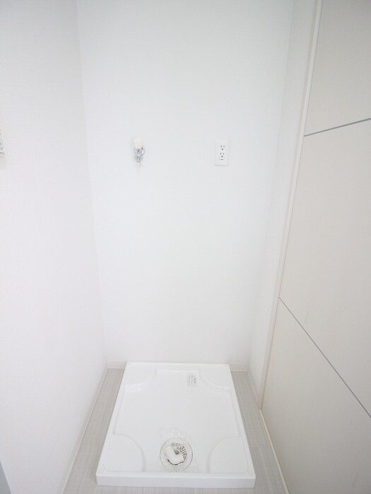 物件内観写真13　(洗濯機置場)