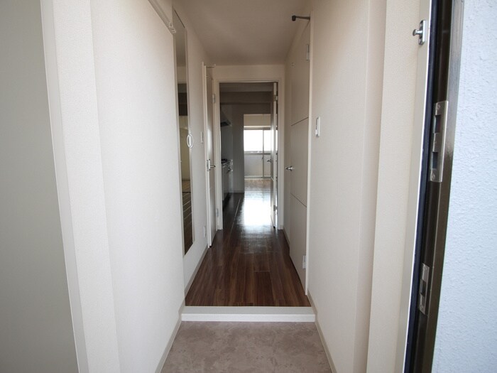 物件内観写真14　(玄関)