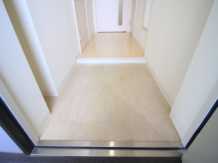 物件内観写真15　(玄関)