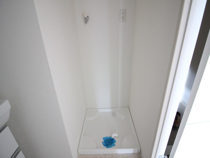 物件内観写真15　(洗濯機置場)