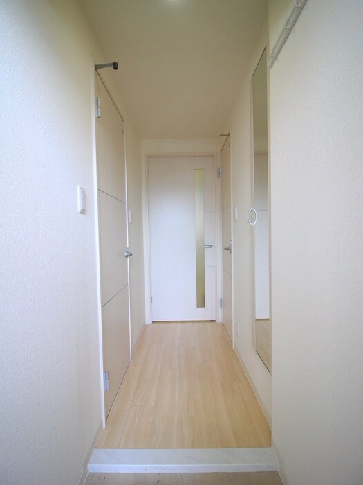 物件内観写真17　(廊下)