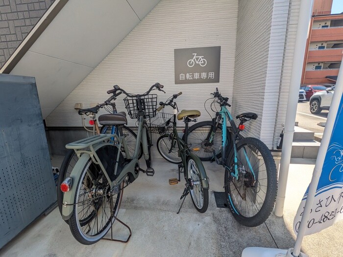 物件外観写真6　(駐輪場)