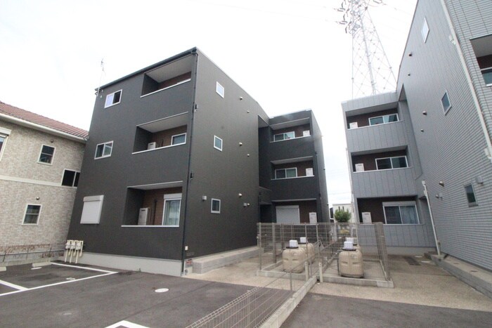 物件外観写真1　(外観写真)