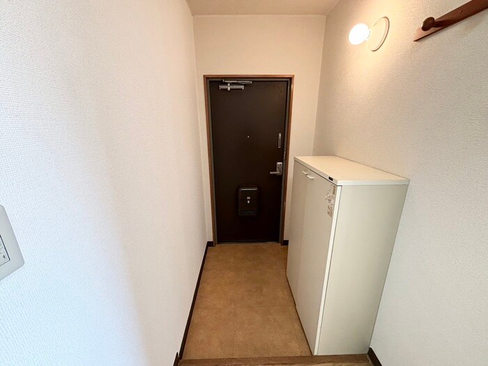 物件内観写真18　(玄関)