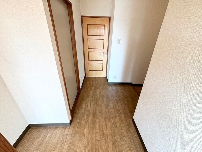 物件内観写真20　(廊下)