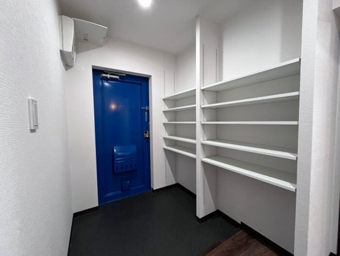 物件内観写真8　(玄関)