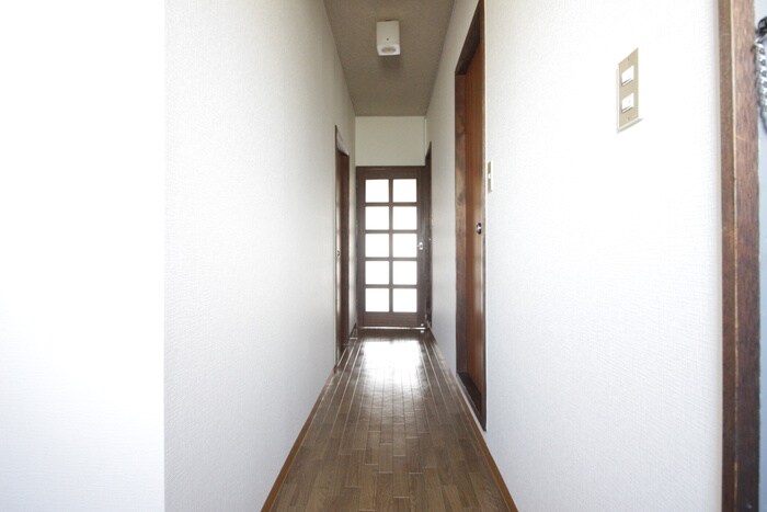 物件内観写真18　(廊下)