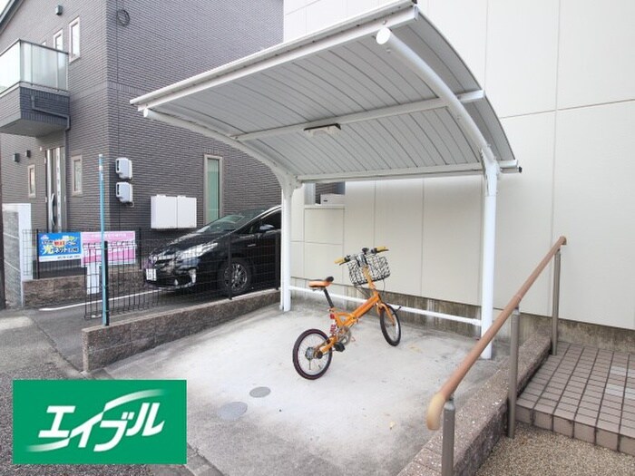 物件外観写真3　(駐輪場)