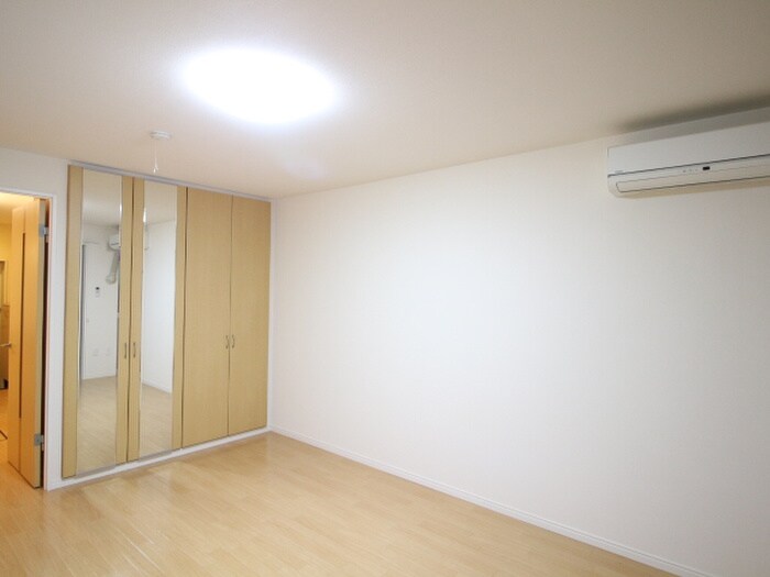 物件内観写真10　(居室)