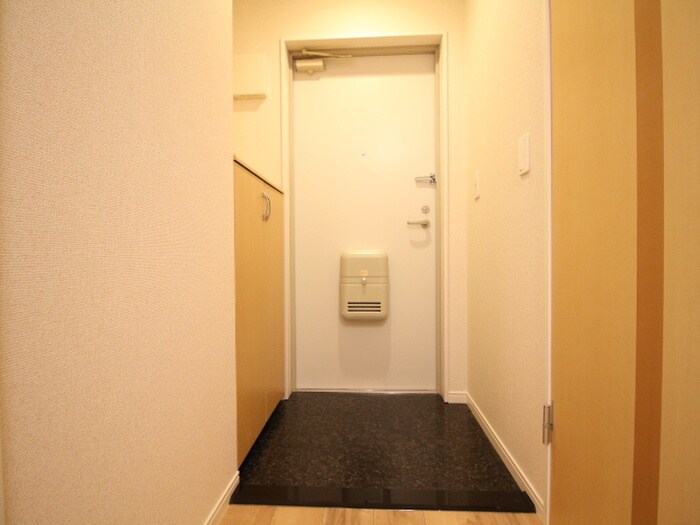 物件内観写真15　(玄関)