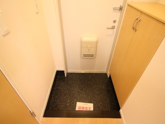 物件内観写真17　(玄関)