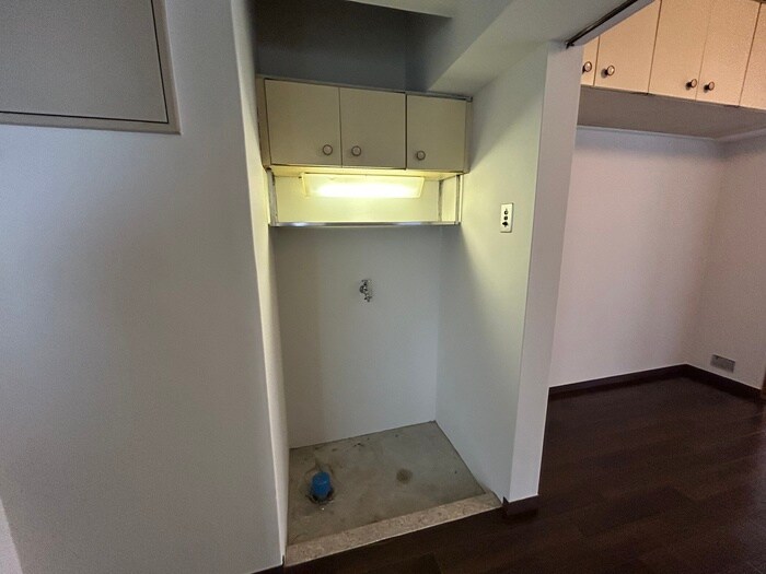 物件内観写真15　(洗濯機置場)