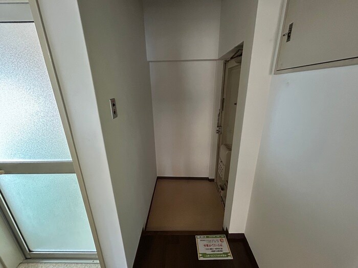 物件内観写真18　(玄関)