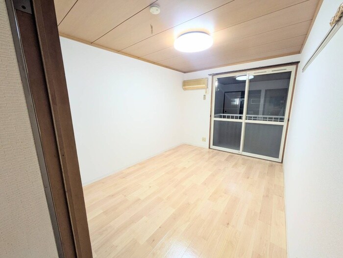 物件内観写真19　(居室)