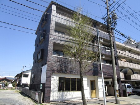 ウエーブ・クレスト外観写真