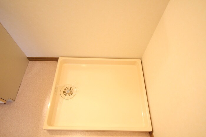 物件内観写真16　(洗濯機置場)