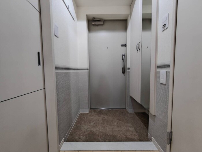 物件内観写真16　(玄関)