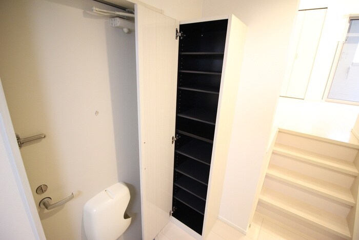 物件内観写真14　(靴箱)