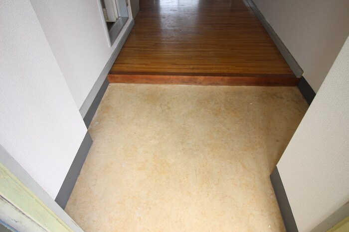 物件内観写真8　(玄関)