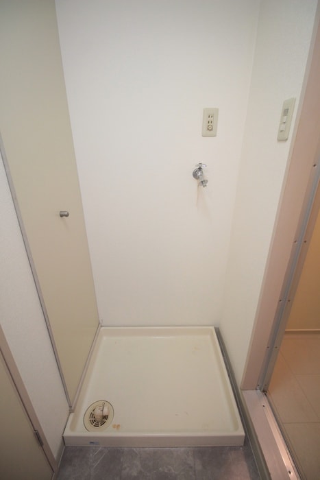 物件内観写真9　(洗濯機置場)