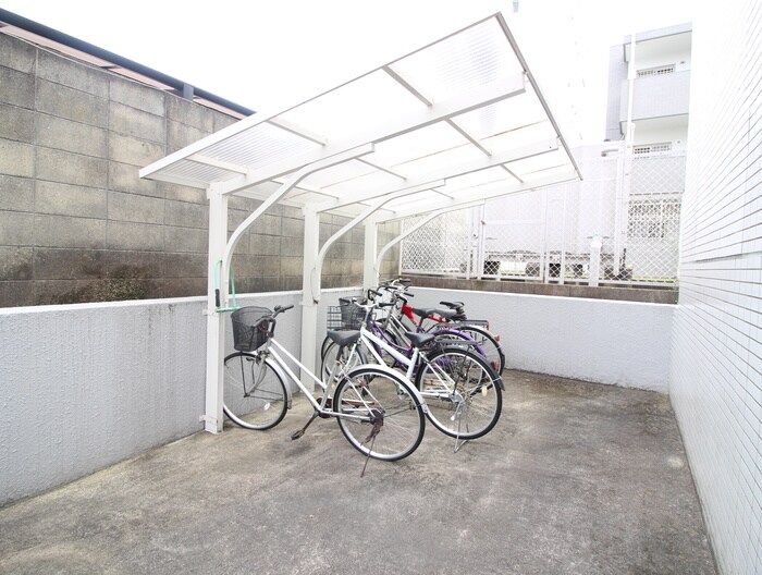 物件外観写真3　(駐輪場)