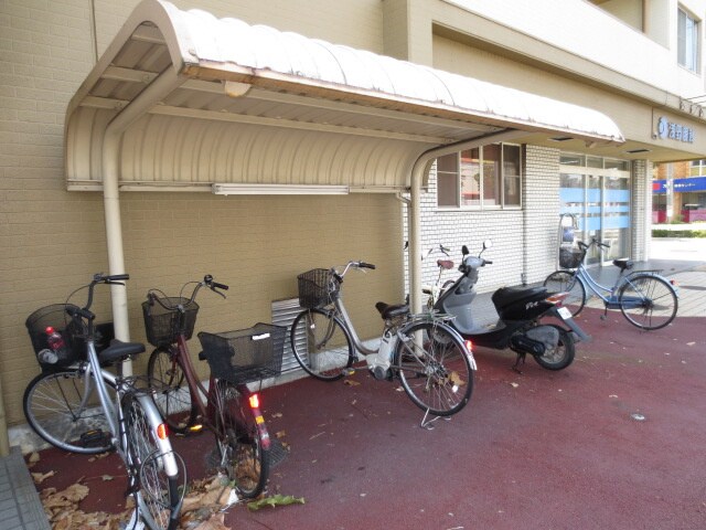 物件外観写真6　(駐輪場)