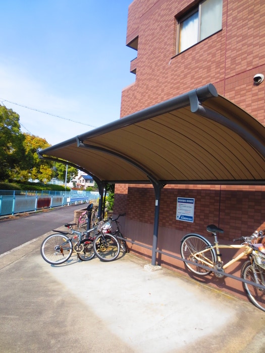 物件外観写真4　(駐輪場)