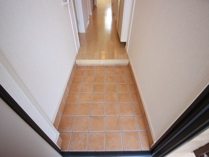 物件内観写真17　(玄関)