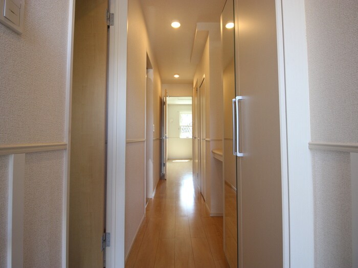 物件内観写真19　(廊下)