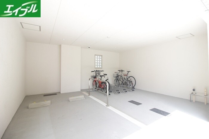 物件外観写真6　(駐車場)