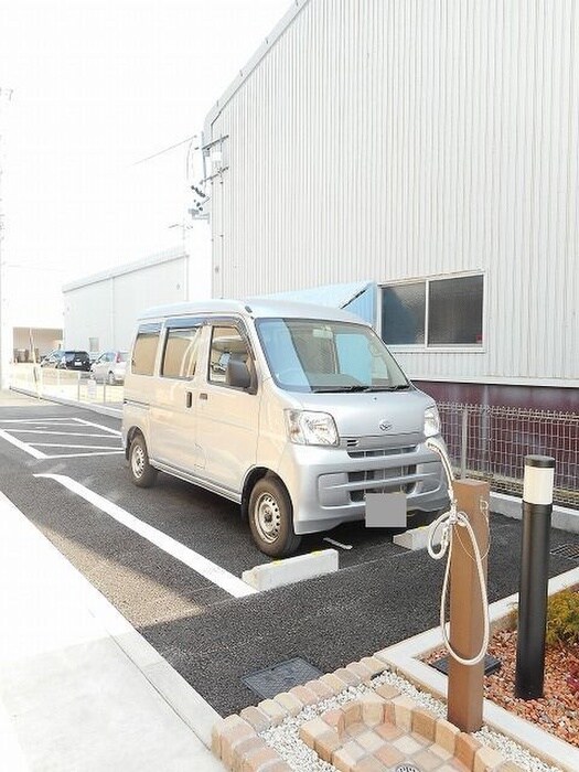 物件外観写真2　(駐車場)