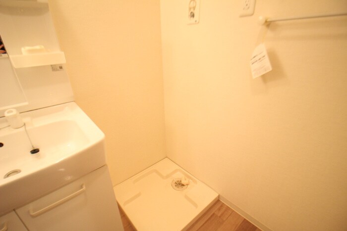 物件内観写真13　(洗濯機置場)