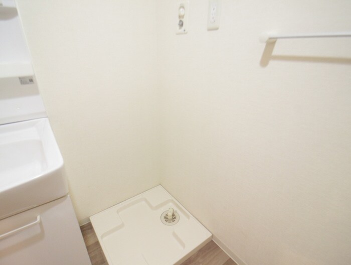 物件内観写真17　(洗濯機置場)