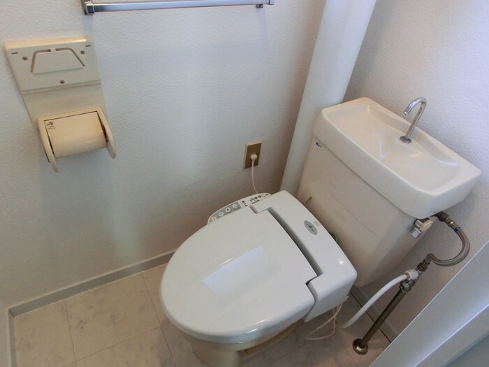 物件内観写真15　(トイレ)