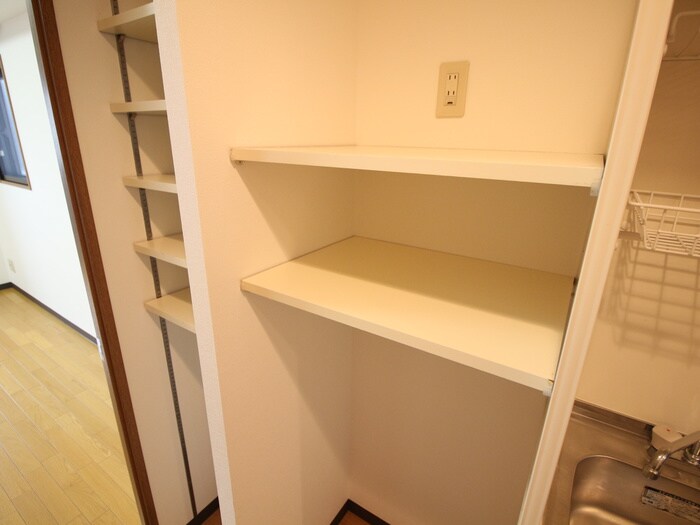 物件内観写真17　(収納)