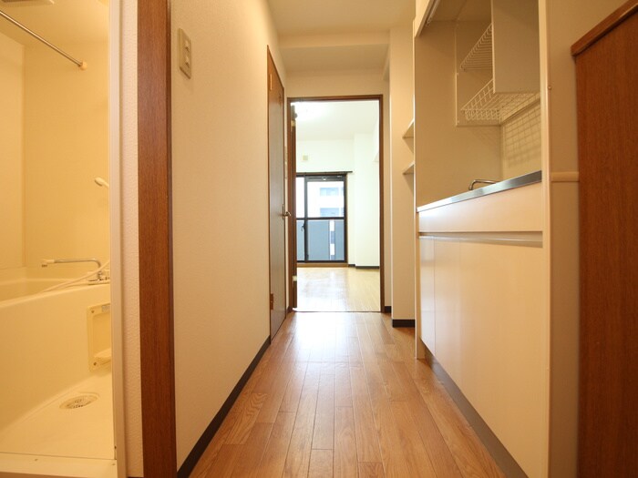 物件内観写真19　(廊下)