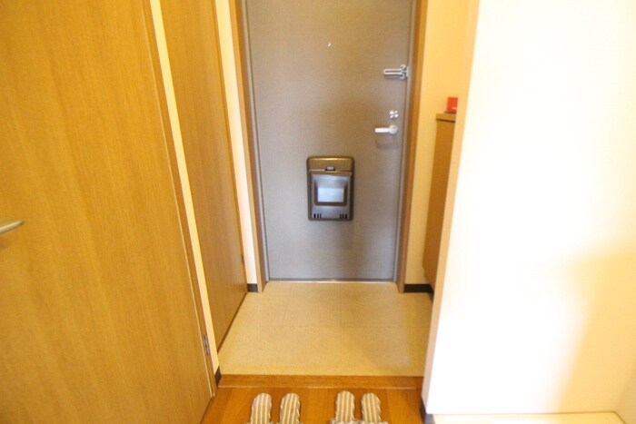 物件内観写真16　(玄関)