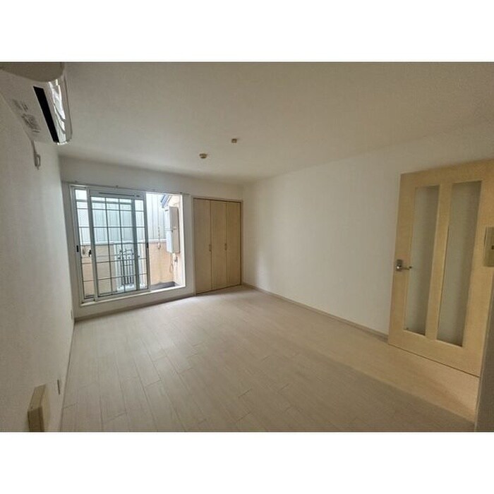 物件内観写真2　(居室)