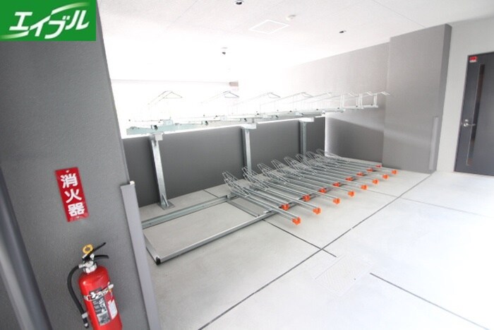 物件外観写真6　(駐輪場)