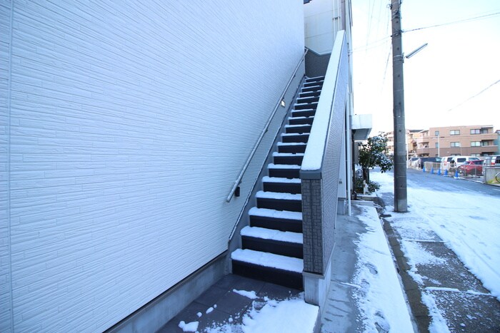 物件外観写真6　(エントランス部分)