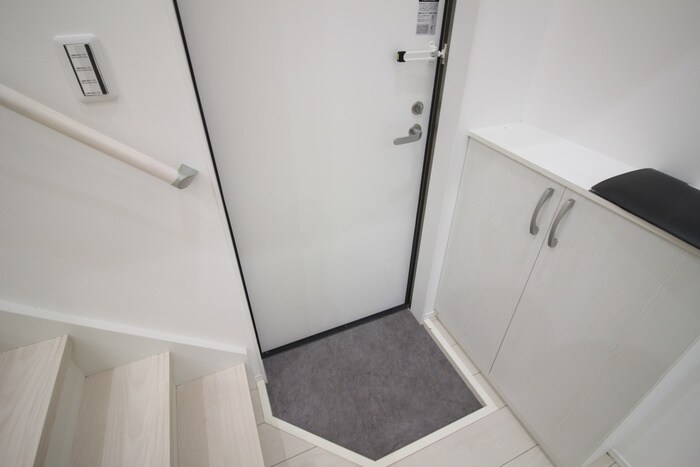 物件内観写真17　(玄関)