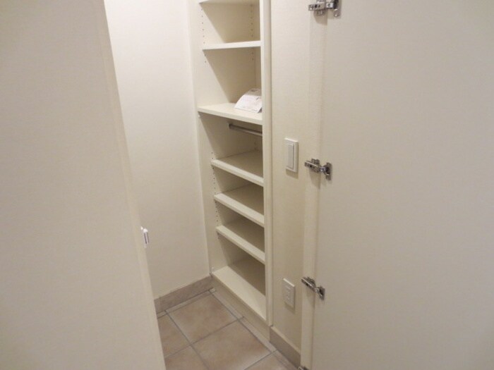 物件内観写真21　(収納)