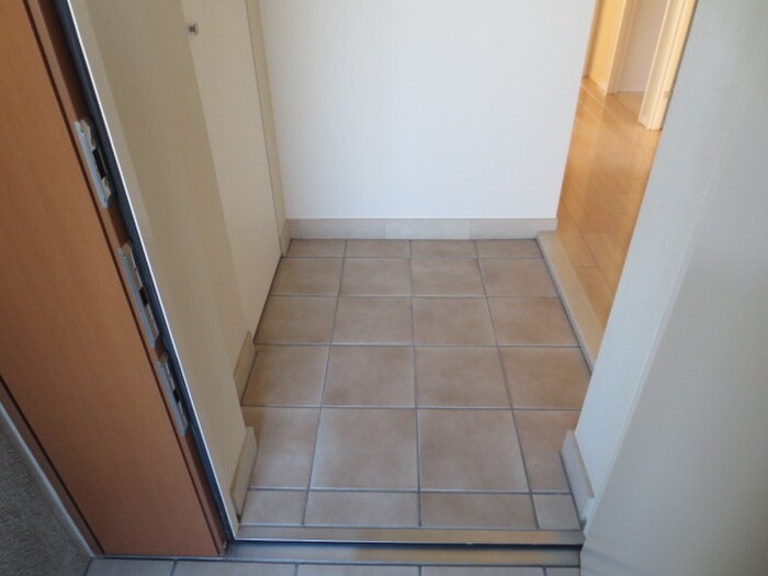 物件内観写真22　(玄関)