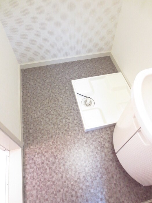 物件内観写真16　(洗濯機置場)