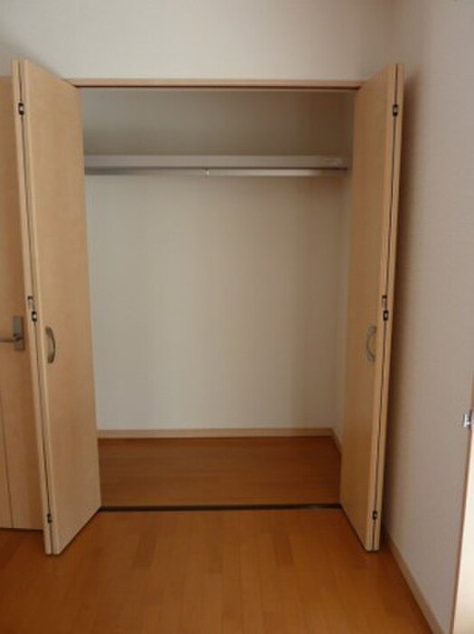 物件内観写真16　(収納)